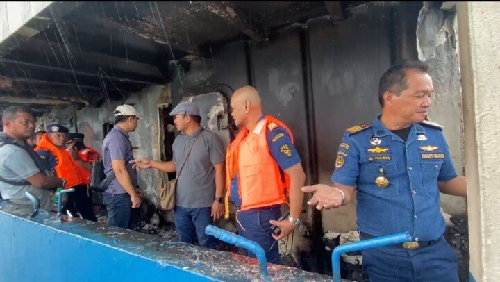 Apresiasi untuk Kemenhub atas Aksi Pasukan KPLP Evakuasi Kapal MV Layar Anggun&nbsp;8