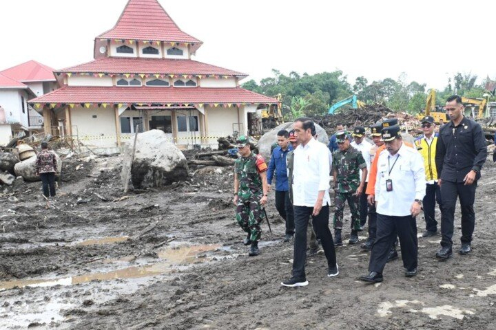 Presiden dan Ibu Negara Tinjau Area Terdampak Longsor dan Banjir Bandang di&nbsp;Agam